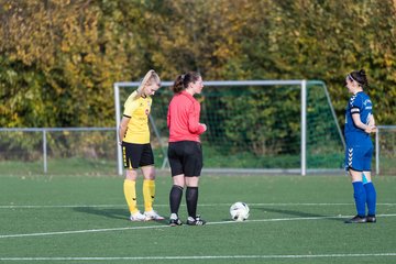 Bild 20 - F SSC Hagen Ahrensburg - SV Frisia 03 Risum-Lindholm : Ergebnis: 2:0